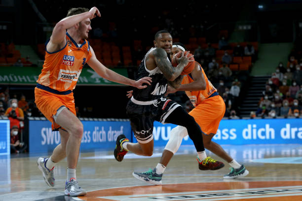 在这关键时 在这关键时